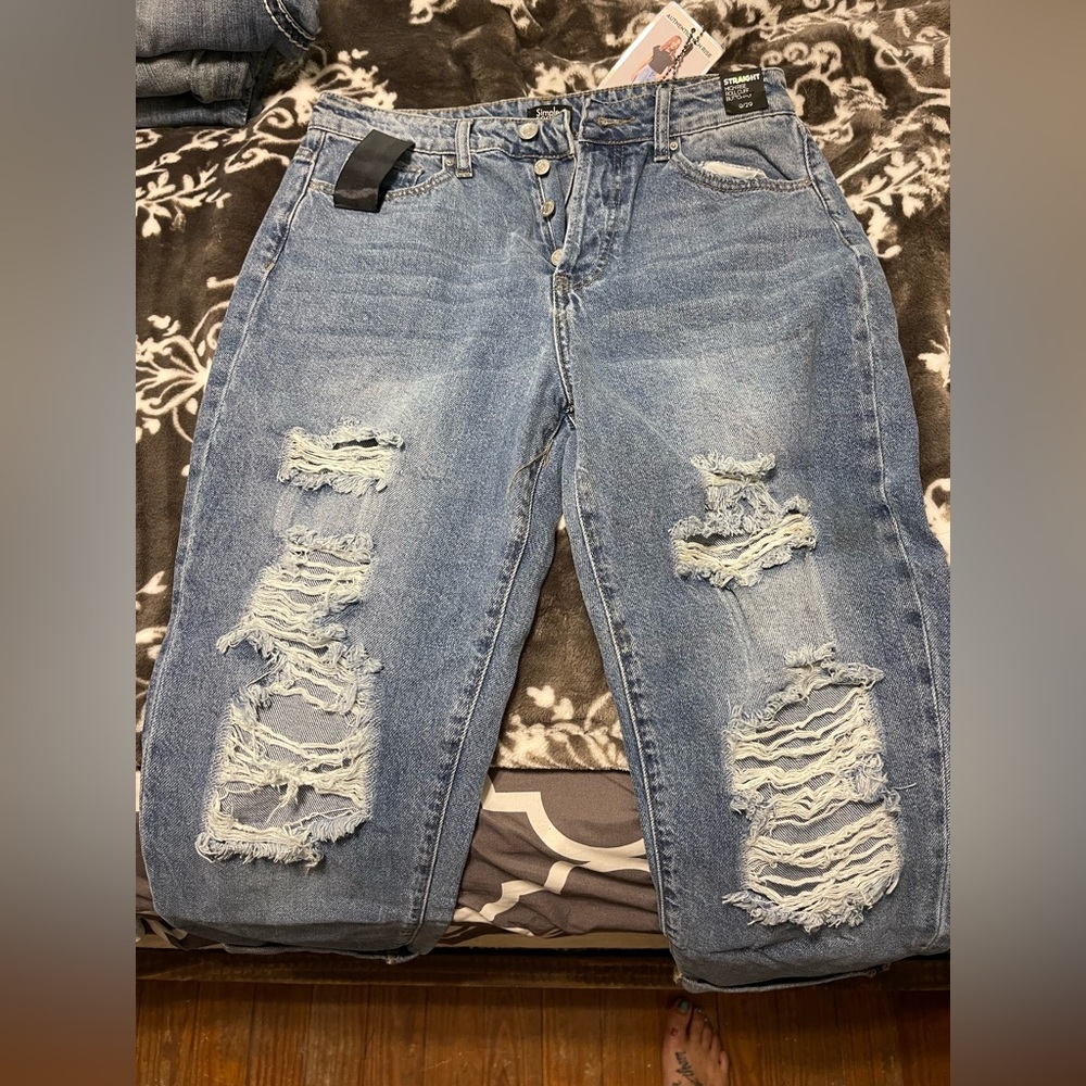 Brand new pants never been worn still have the tags